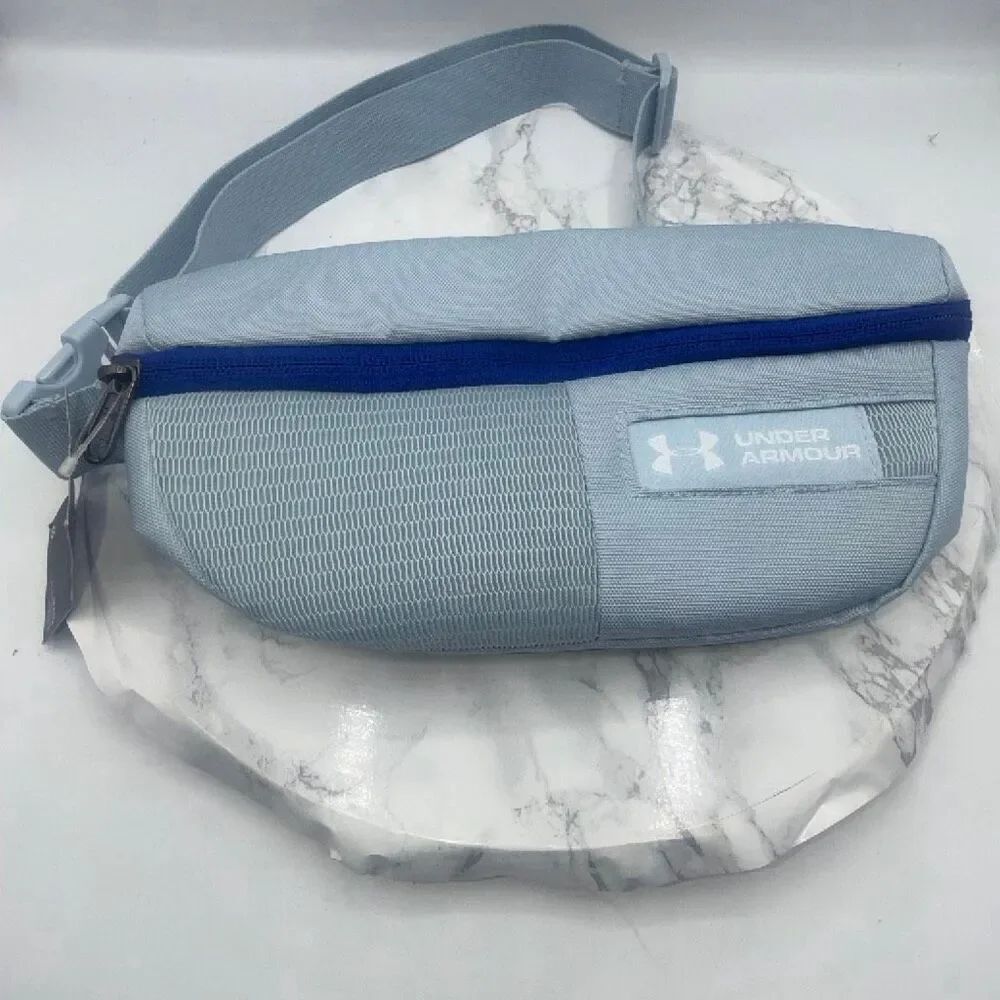 UNDER ARMOUR Light Blue Unisex 2.5L Waist Bag-NWT!